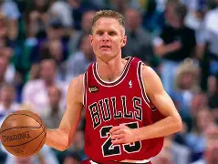 开云体育-NBA总决赛赛程吃紧，芝加哥公牛窗口期复出首秀，球迷炸锅，阵容厚度经受考验